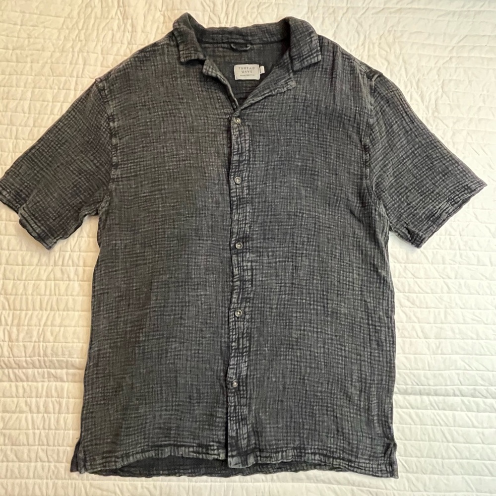 NWT Thread Wave button up shirt